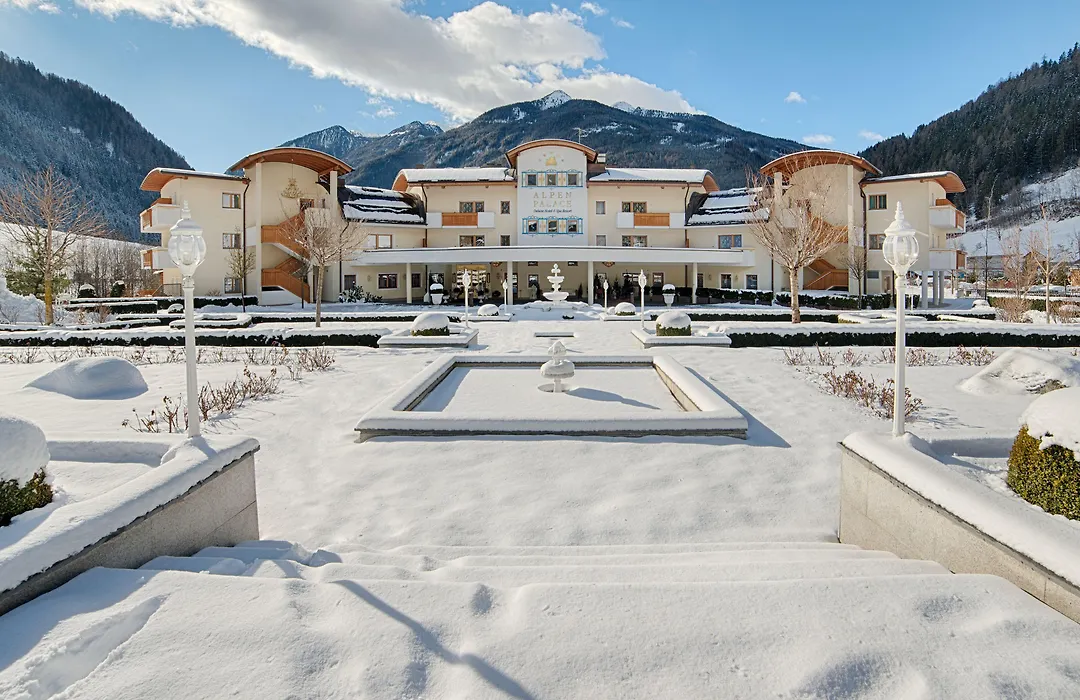 Alpenpalace Luxury Hideaway & Spa Retreat-1